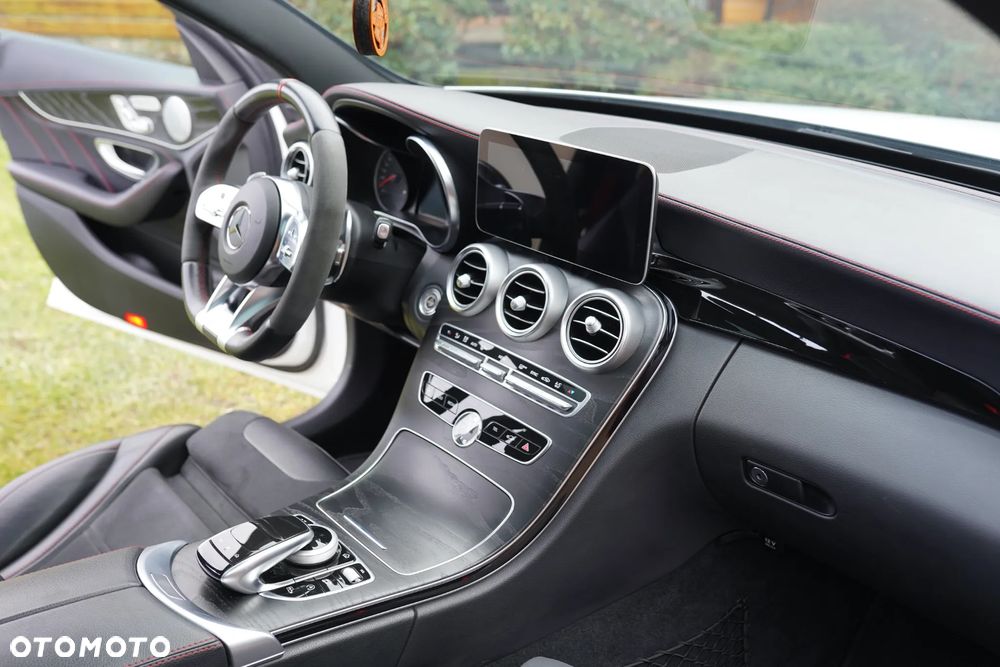 Mercedes-Benz Klasa C AMG 43 4Matic 9G-TRONIC - 36