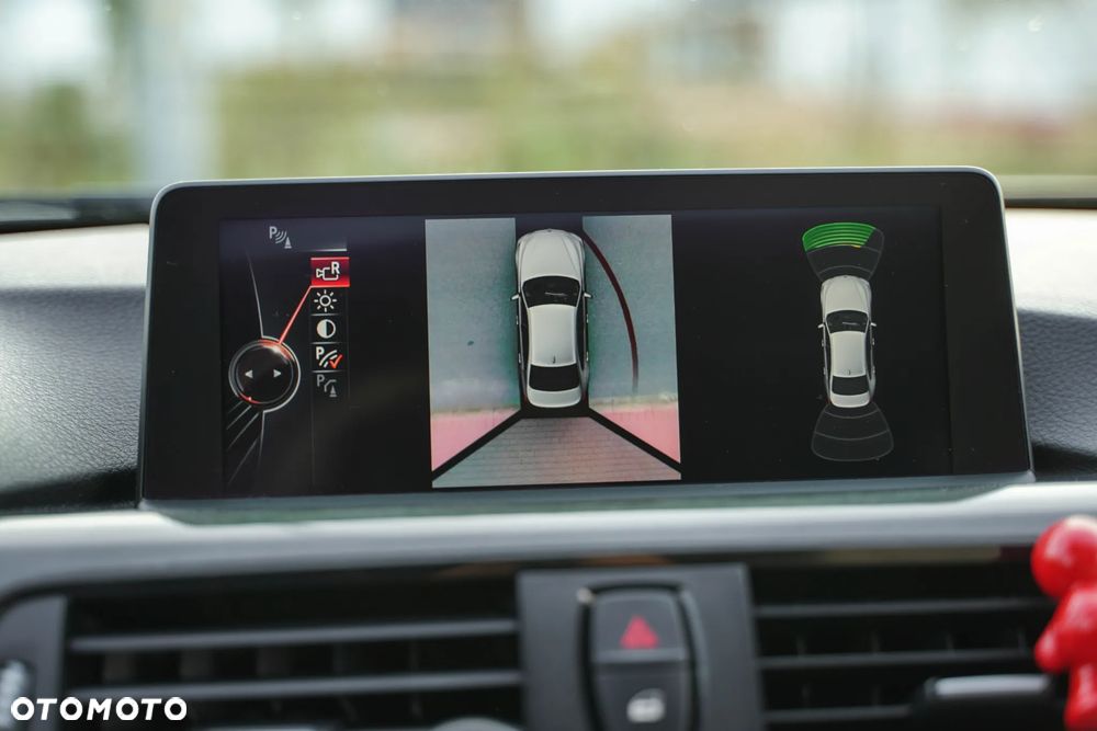 BMW Seria 3 335i Sport-Aut Sport Line - 35