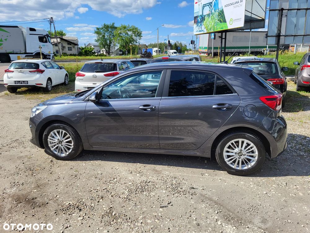 Kia Rio 1.4 L - 4