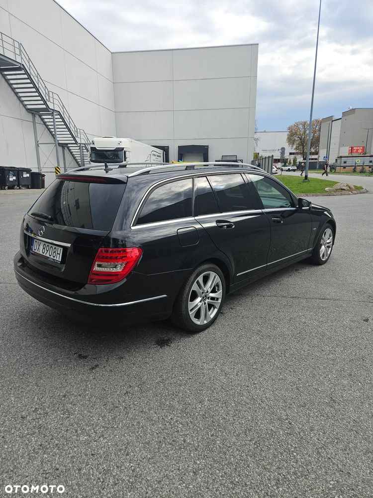Mercedes-Benz Klasa C 180 CGI BlueEFFICIENCY Avantgarde - 12
