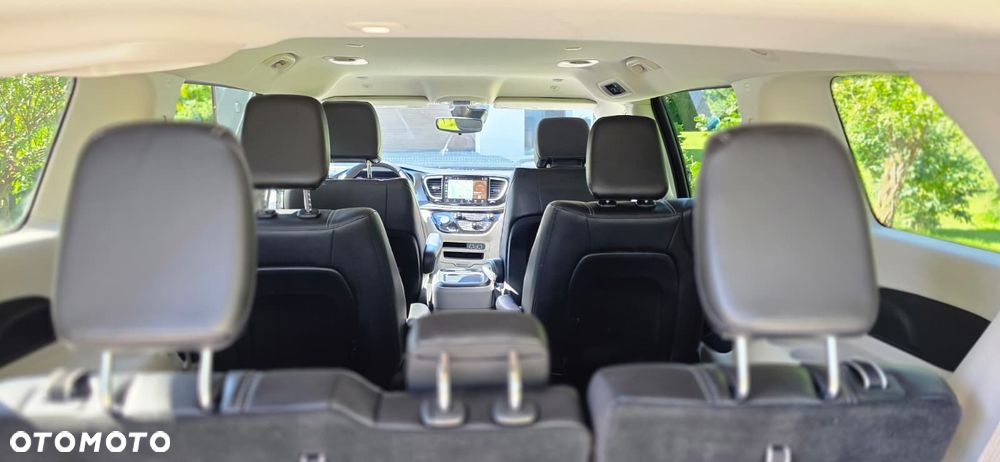 Chrysler Pacifica - 26