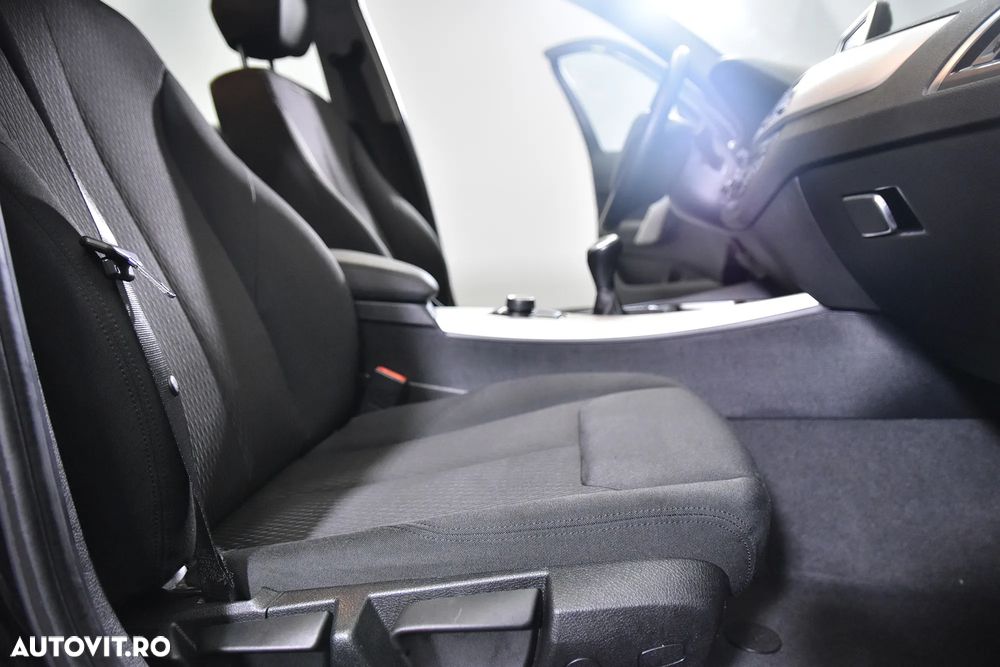 BMW Seria 1 118i - 12