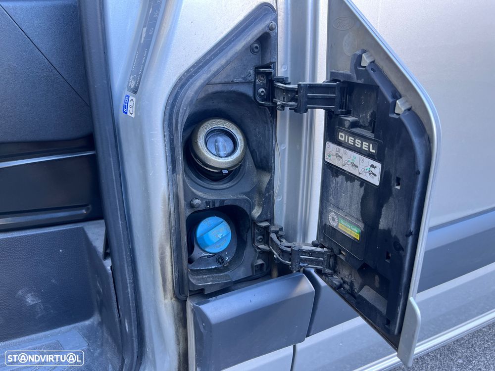 Ford Transit — photo 3