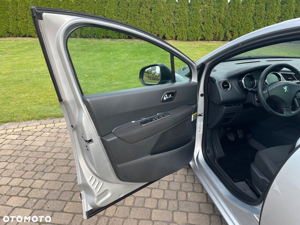 Peugeot 5008 - 26