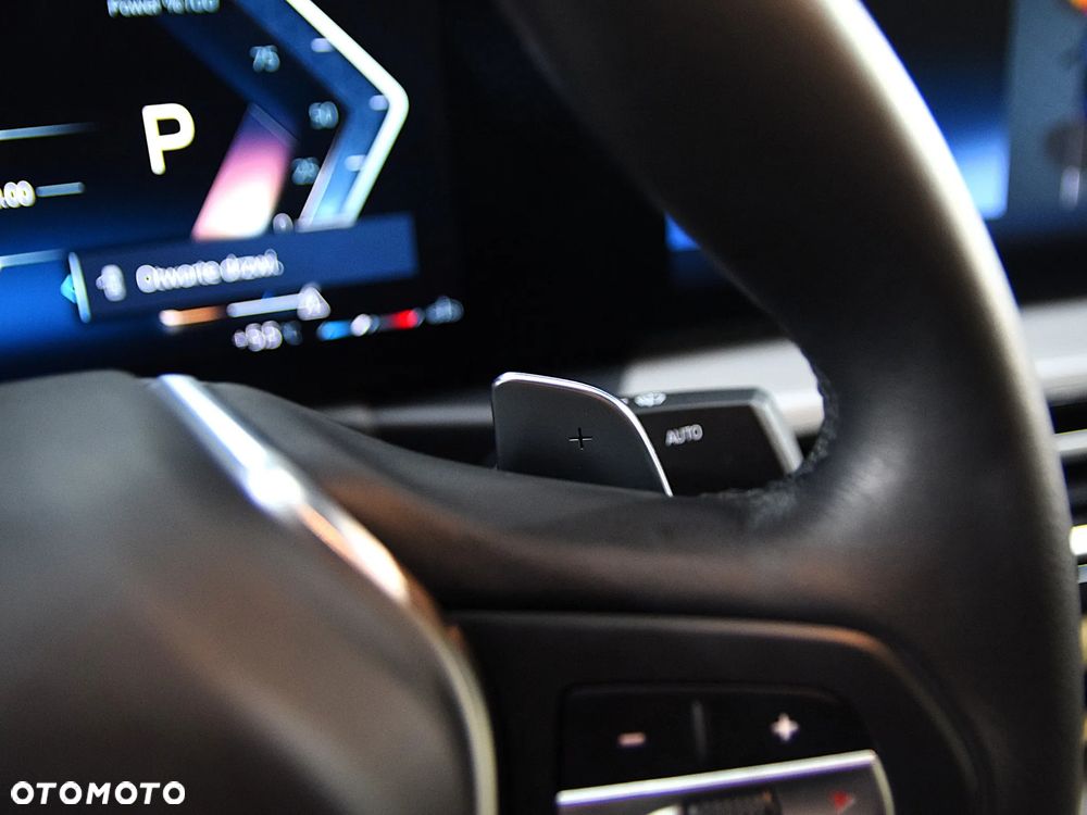 BMW Seria 3 318i - 25