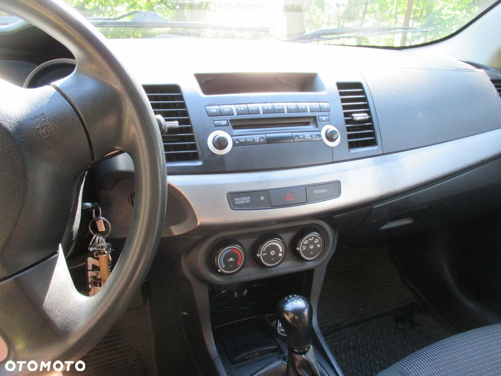 Mitsubishi Lancer 1.8 Inform LPG - 6