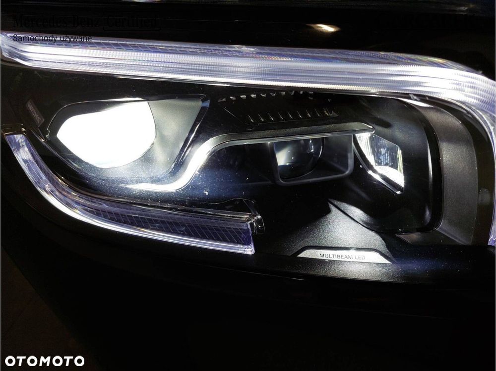 Mercedes-Benz GLB 200 4-Matic AMG Line 8G-DCT - 24