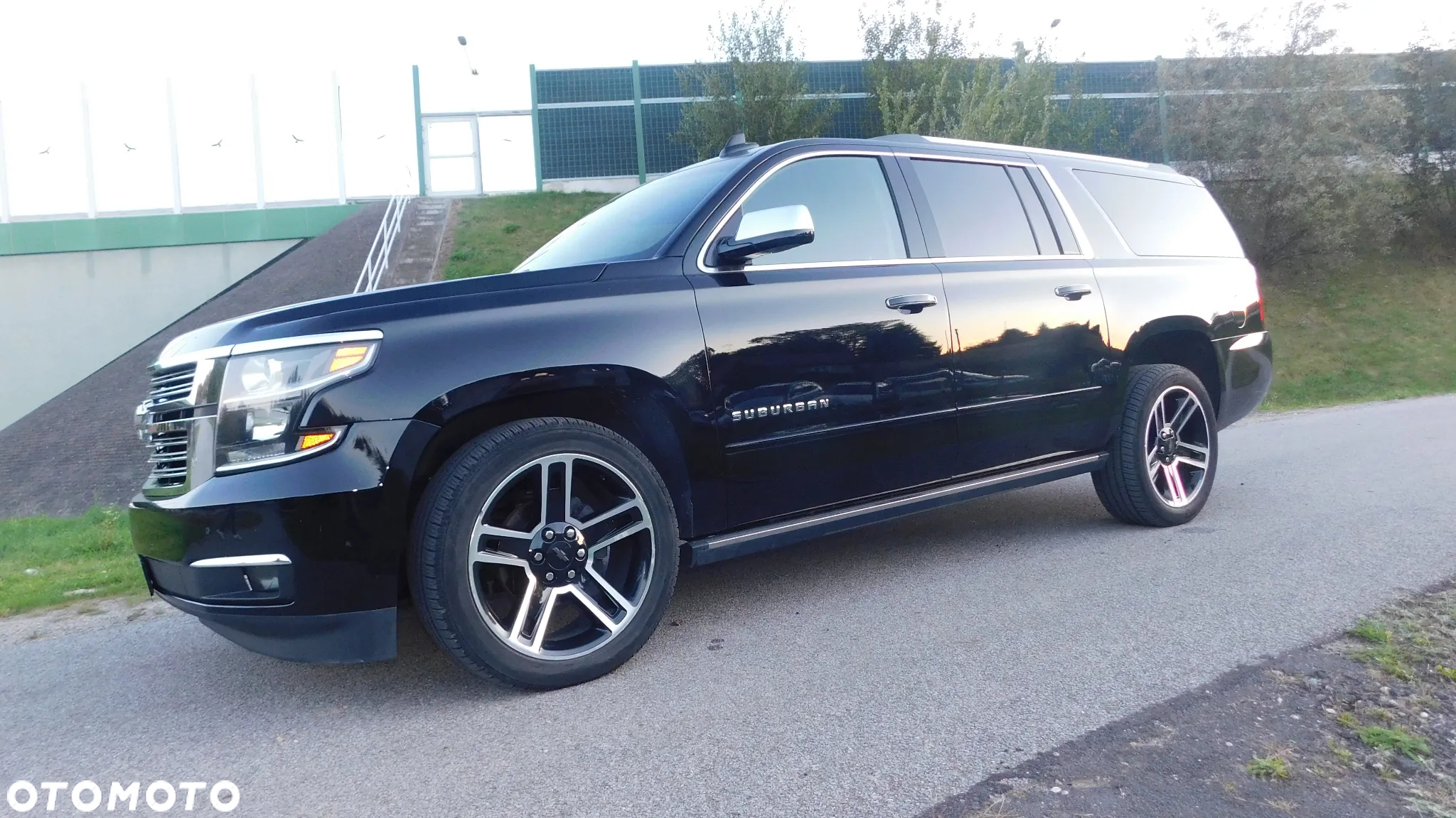 Chevrolet Suburban - 21