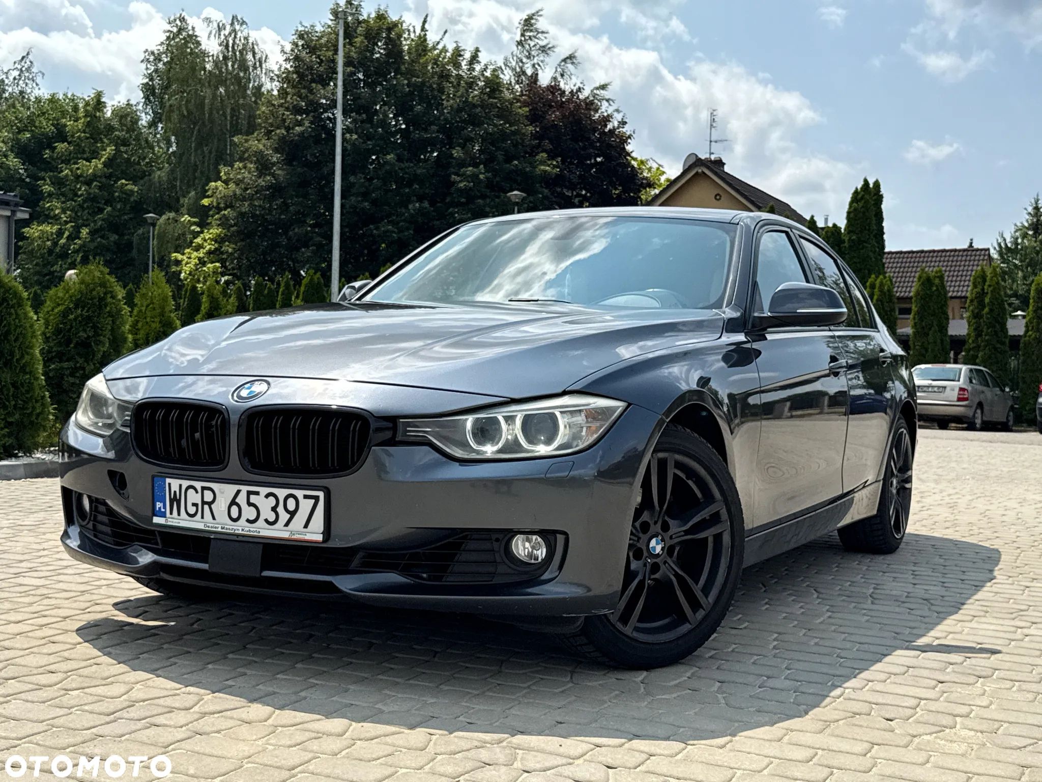 BMW Seria 3 320i - 1