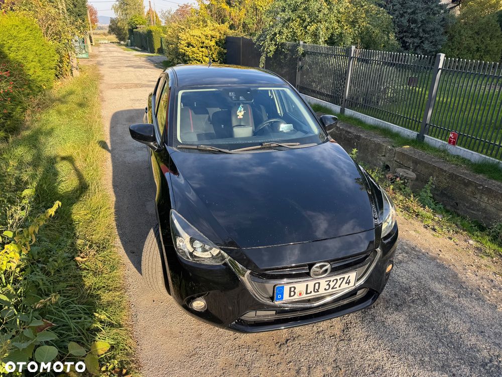 Mazda 2 2015 photo 3