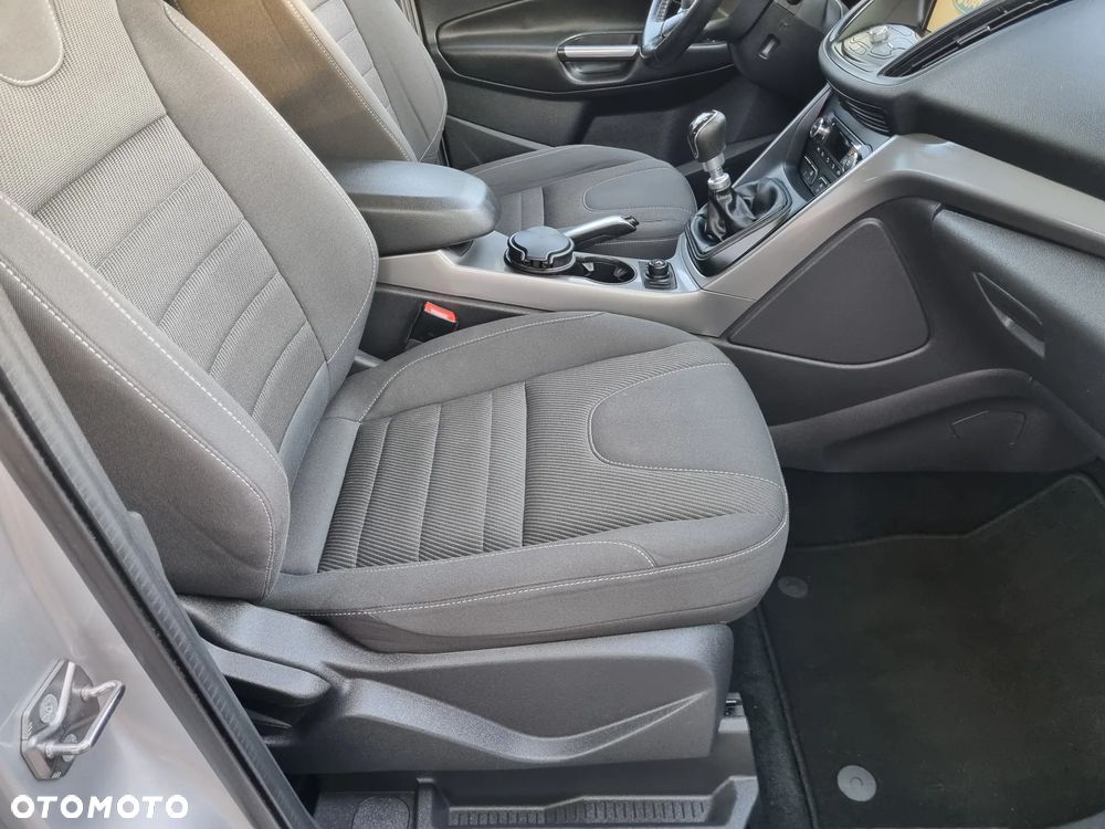 Ford Kuga 2.0 TDCi 4x2 Trend - 36