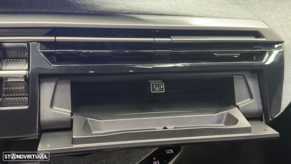 Peugeot 3008 1.2 Hybrid Allure e-DCS6 - 26