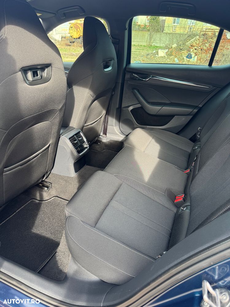 Skoda Octavia 2.0 TDI DSG Style - 4