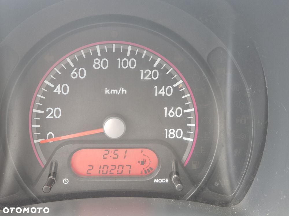 Nissan Pixo - 7
