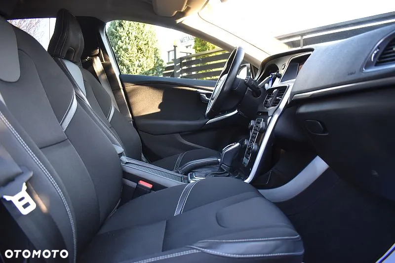 Volvo V40 T2 Geartronic Momentum - 7