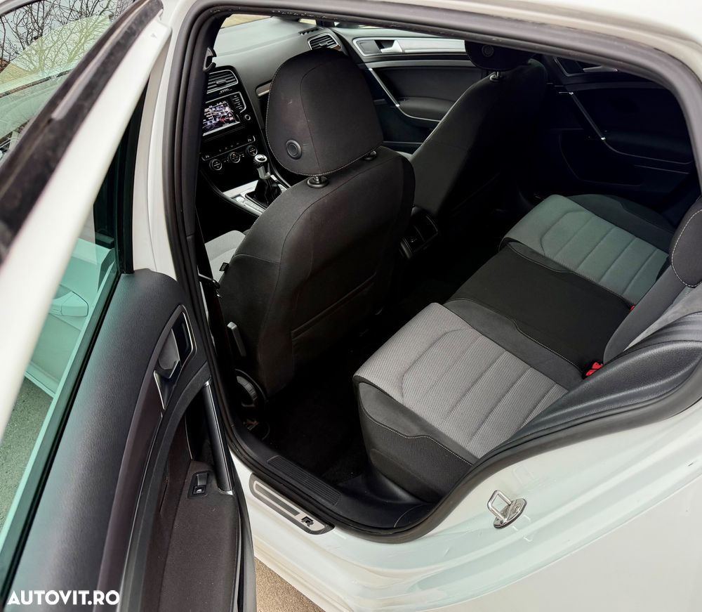 Volkswagen Golf - 13
