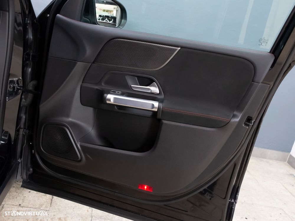 Mercedes-Benz GLB 180 d AMG Line - 12