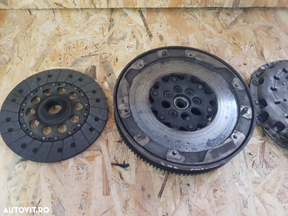Kit Ambreiaj Volanta Masa Dubla Bmw 2.0 D 6+1 E90 E91 F30 F31 F25 F26 - 2