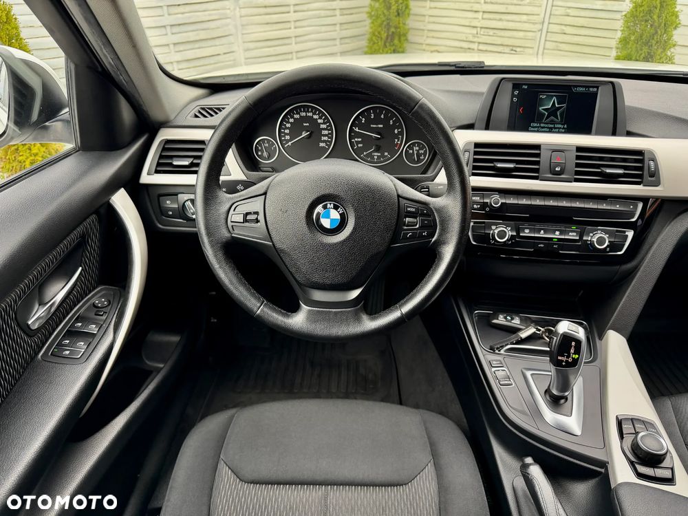 BMW Seria 3 318i - 6