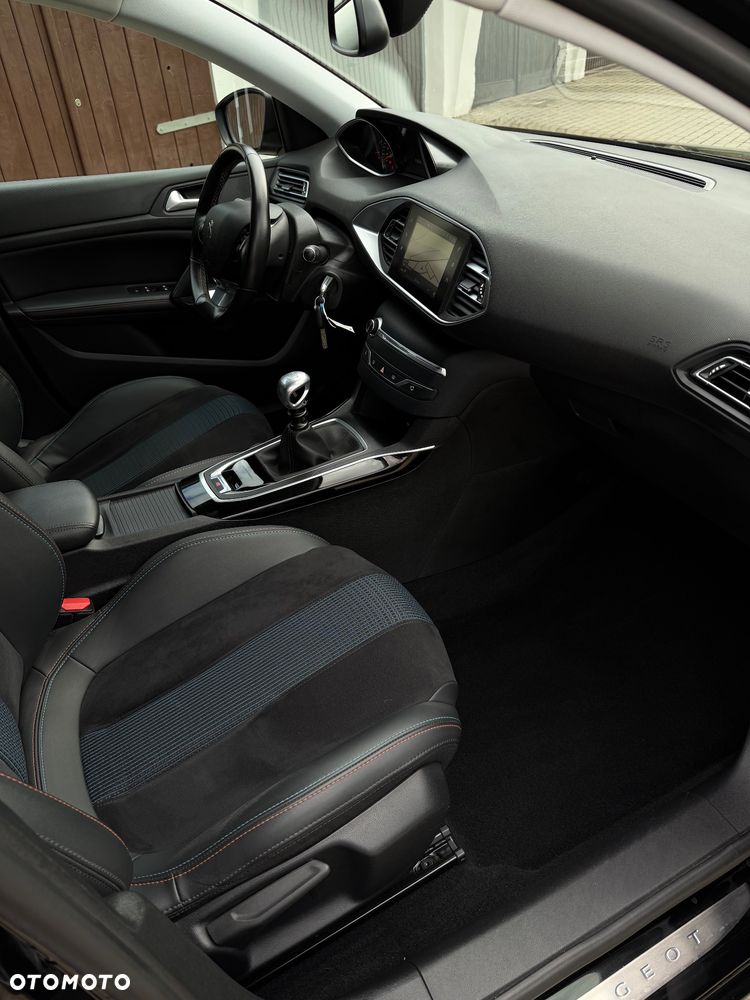 Peugeot 308 - 16
