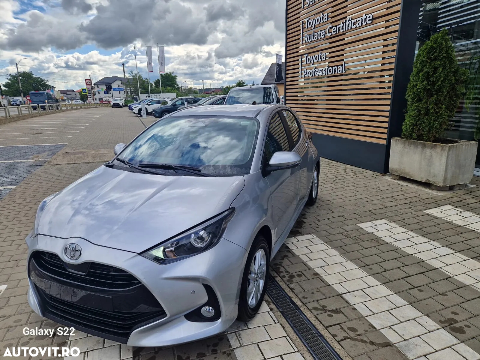 Toyota Yaris 1.5 VVT-i HSD Active - 3