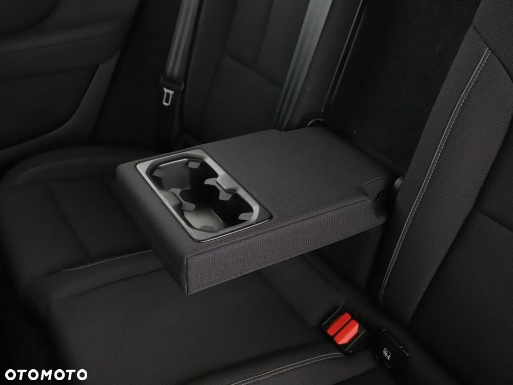 Volvo XC 40 Recharge Core - 39