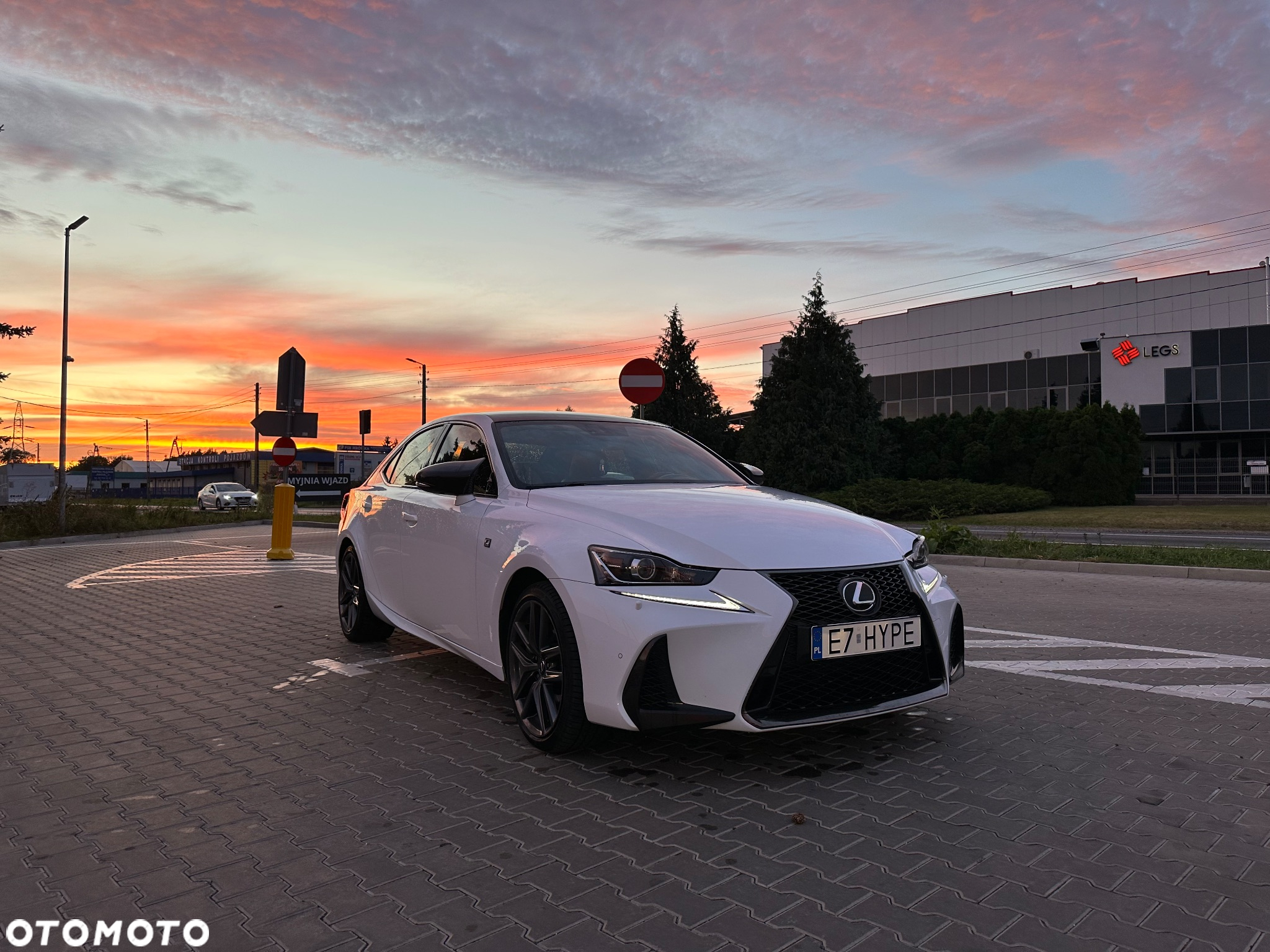 Lexus IS 200t / 300 F Sport - 2