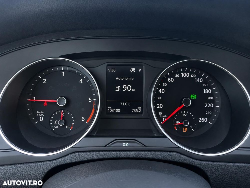 Volkswagen Passat 2.0 TDI DSG Trendline - 11