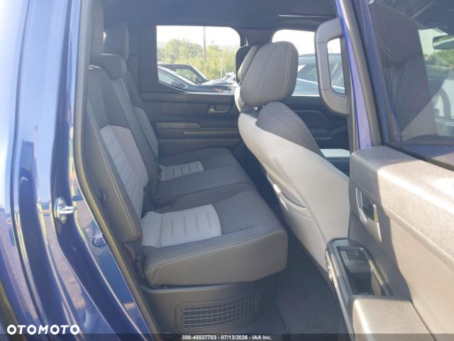 Toyota Tacoma - 11