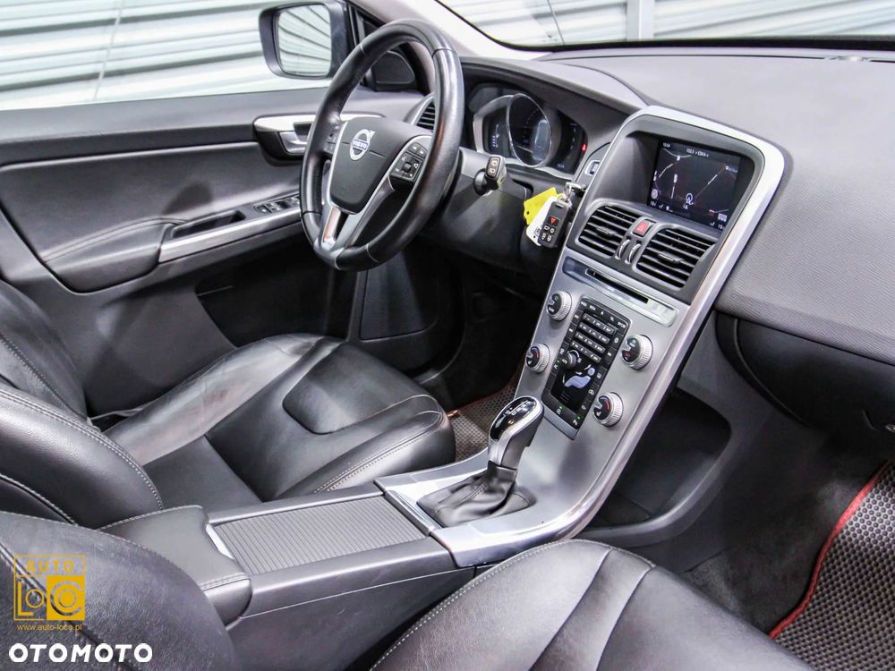 Volvo XC 60 D3 Geartronic Summum - 16