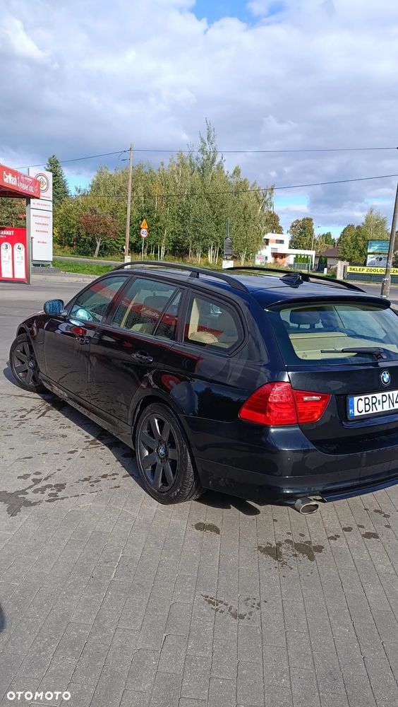 BMW Seria 3 318d Touring - 6