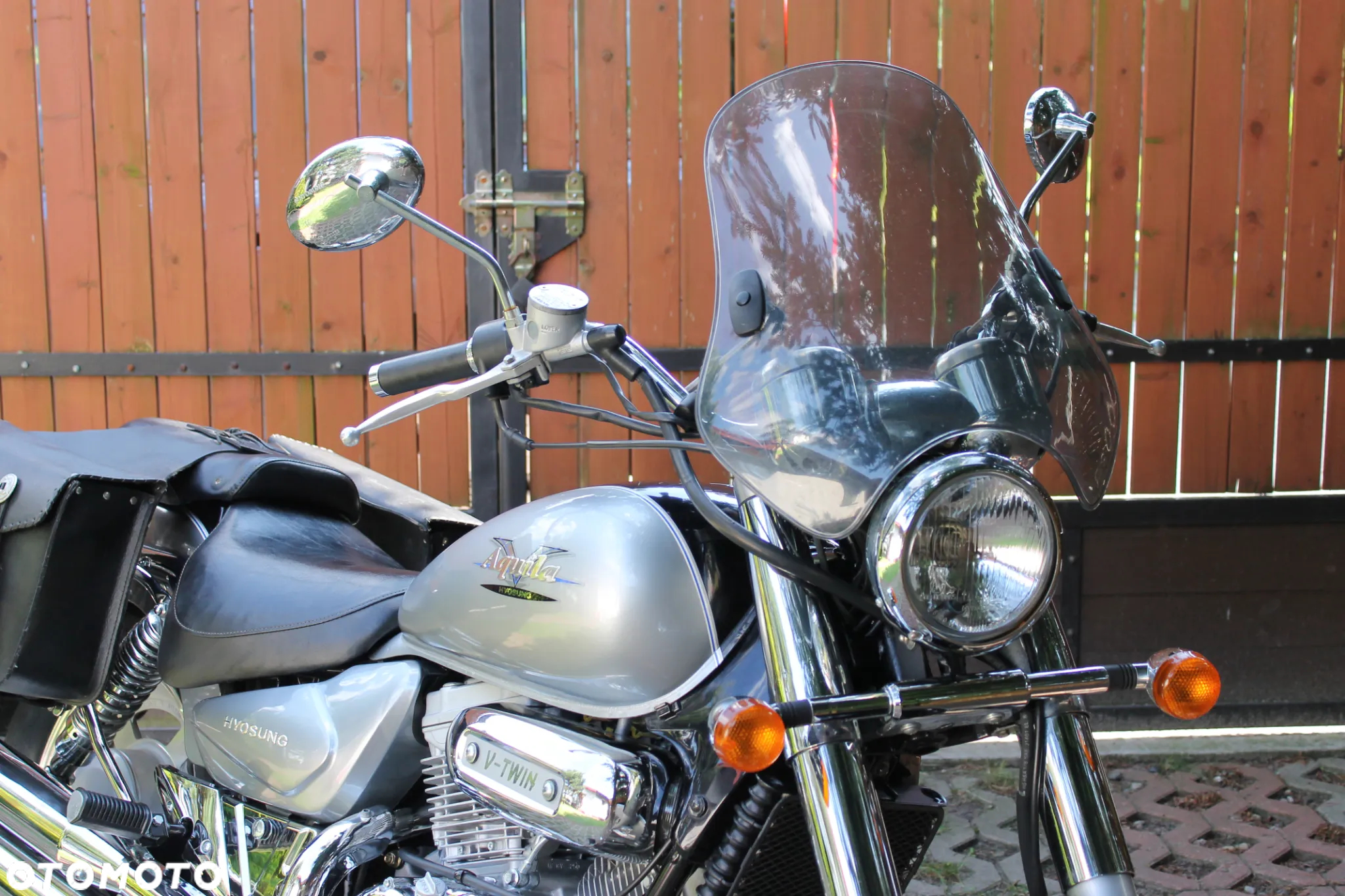 Hyosung GV - 13