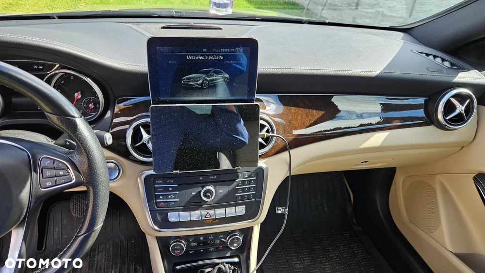 Mercedes-Benz CLA 250 7G-DCT AMG Line - 33