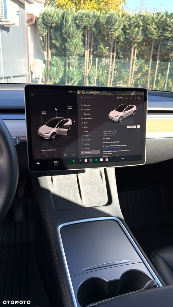 Tesla Model Y - 27