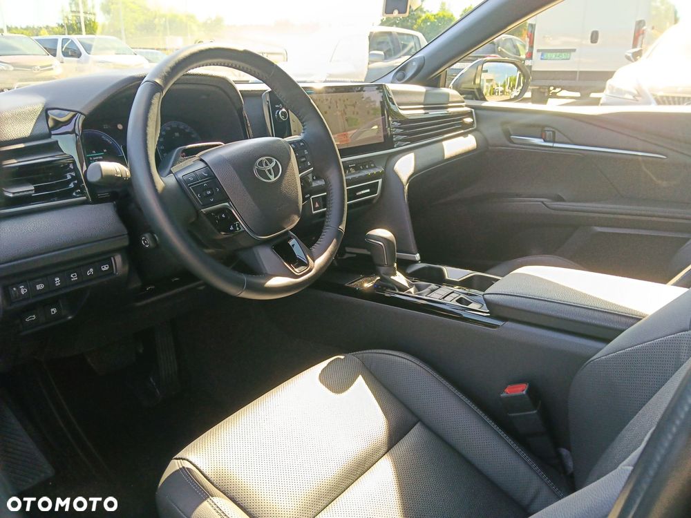 Toyota Camry - 10