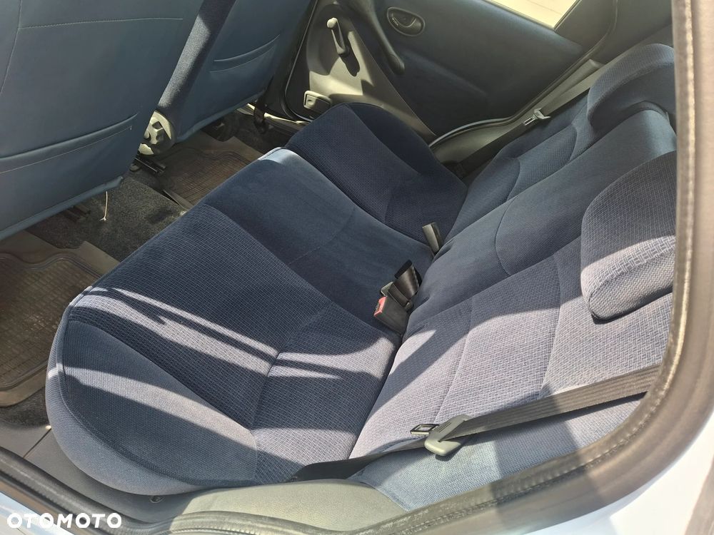Fiat Albea 1.2 16V Actual / EL - 15