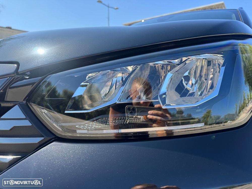 Peugeot e-2008 54 kWh Allure - 12