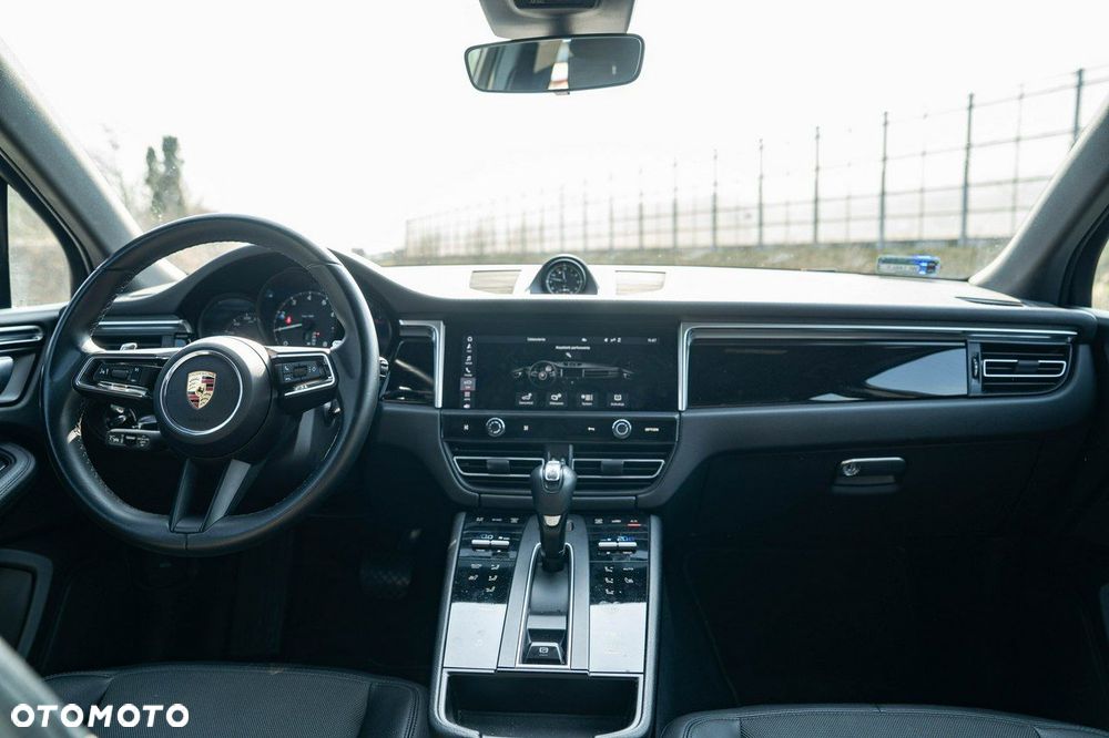 Porsche Macan Standard - 18