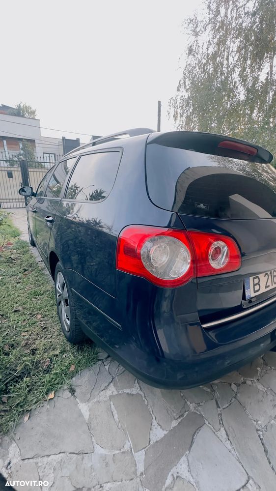 Volkswagen Passat - 4