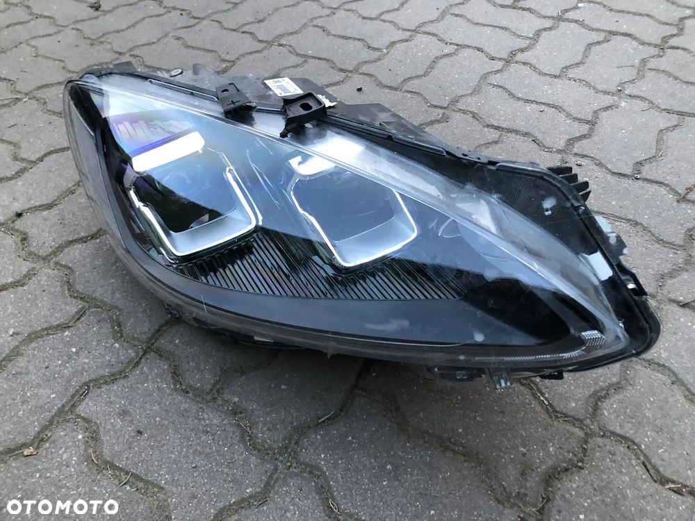 KUGA MK4 LAMPA PRAWA FULL LED - 2
