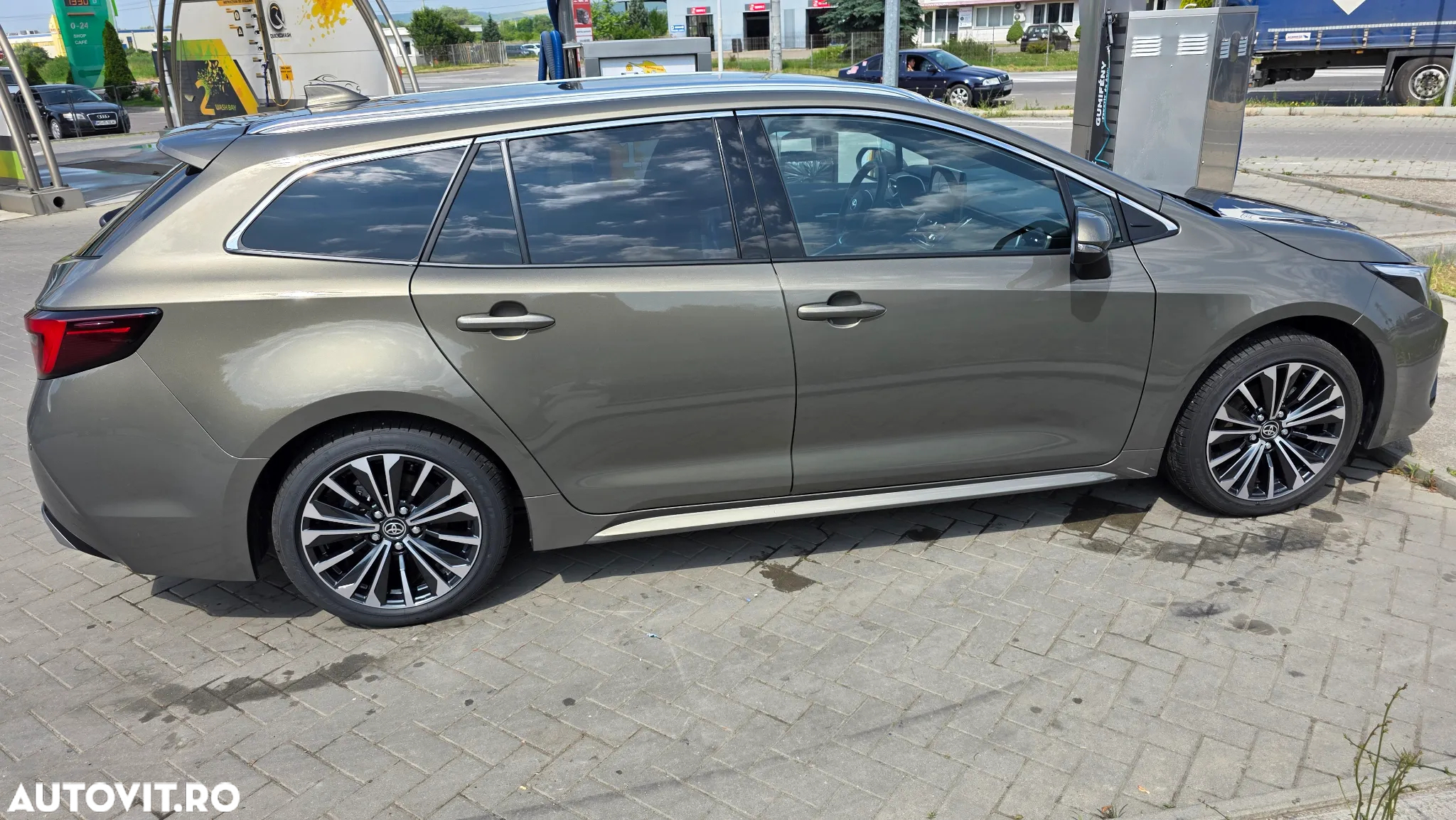 Toyota Corolla 1.8 HSD Dynamic - 12