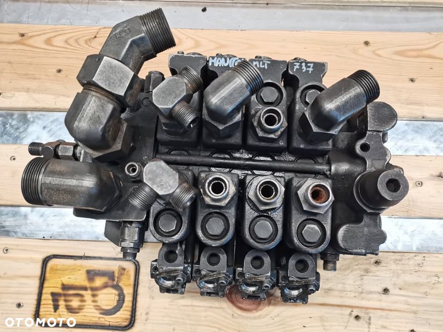 Rozdzielacz hydrauliczny Manitou MLT 635 - 9