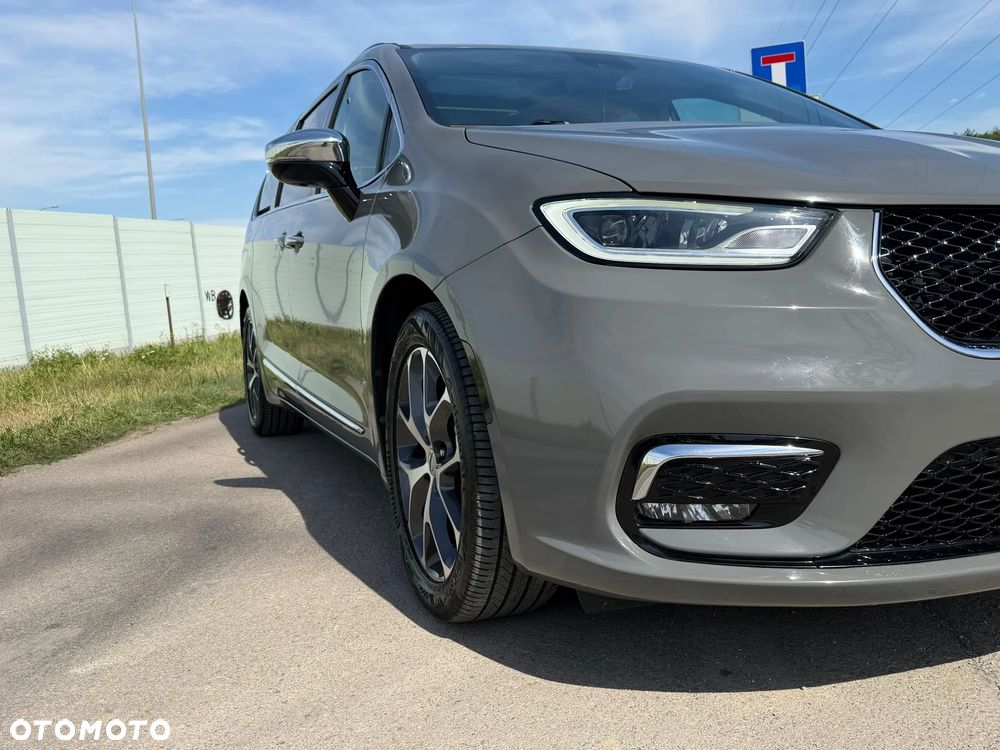 Chrysler Pacifica - 38