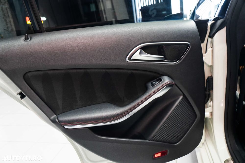 Mercedes-Benz CLA 220 - 34