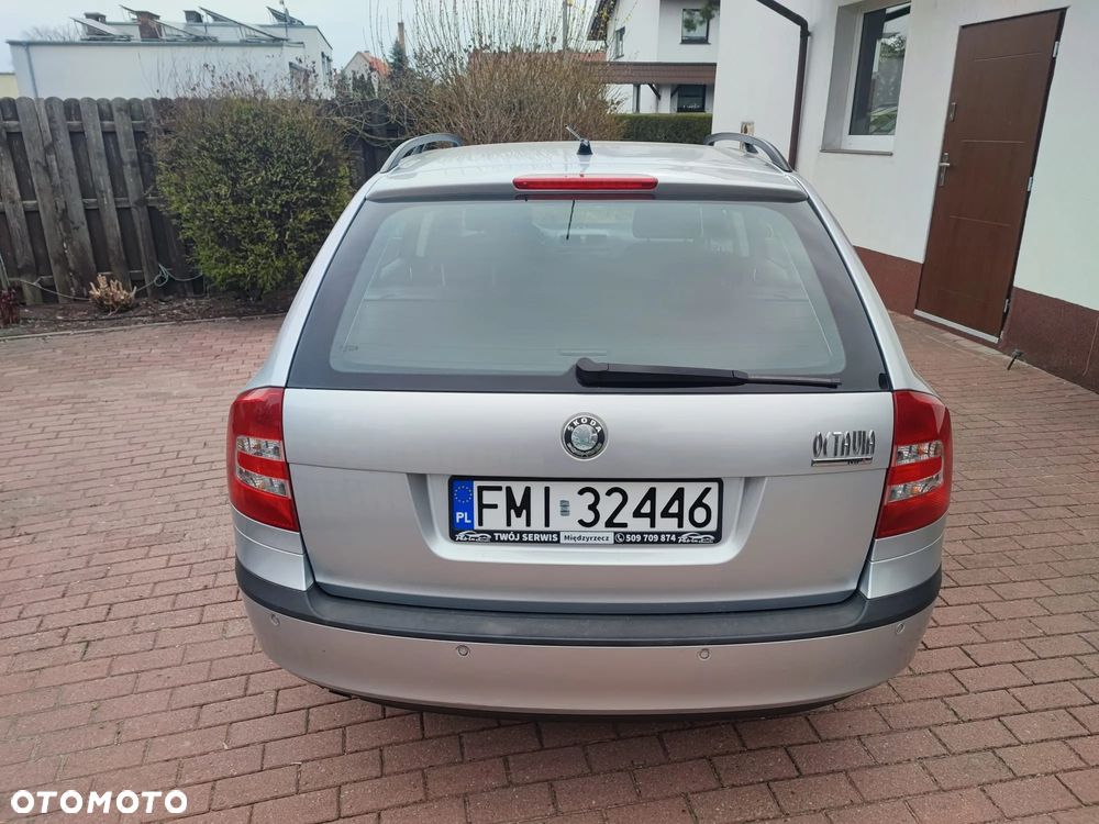 Skoda Octavia 1.6 Tour - 4