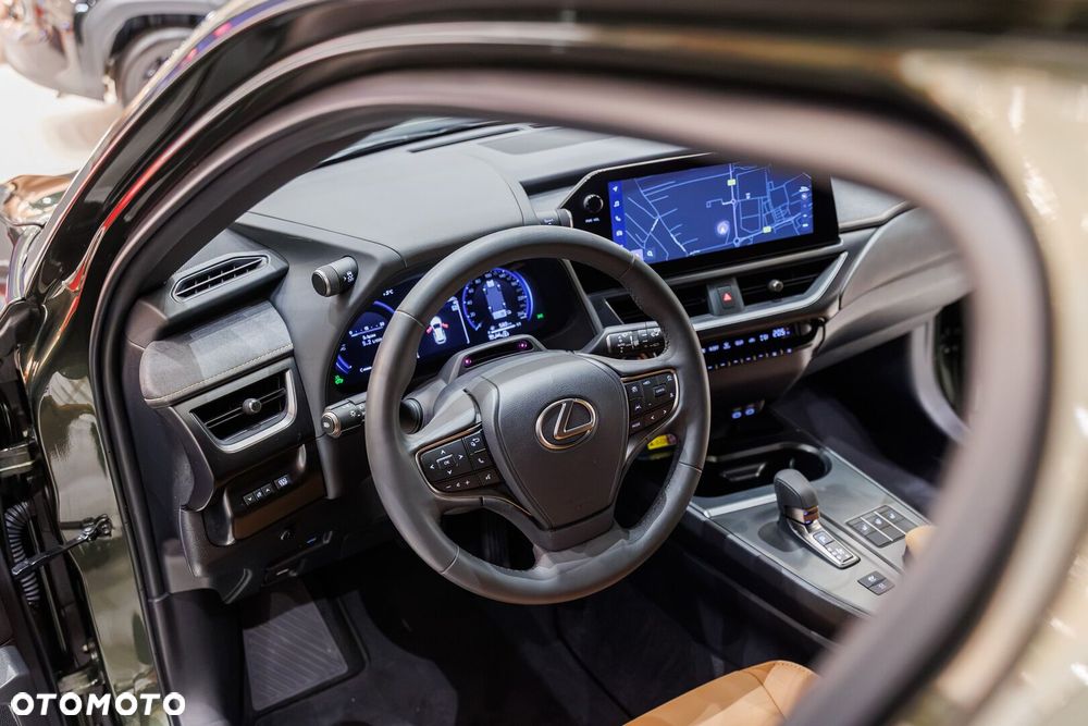 Lexus UX 300h F Sport Design - 33