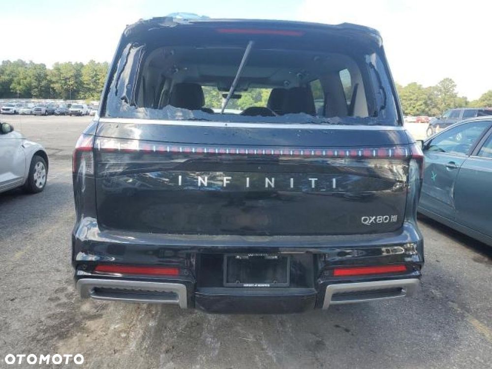 Infiniti QX80 - 3