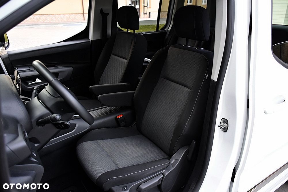 Toyota Proace City Verso 1.2 Turbo L1 Team Deutschland - 7
