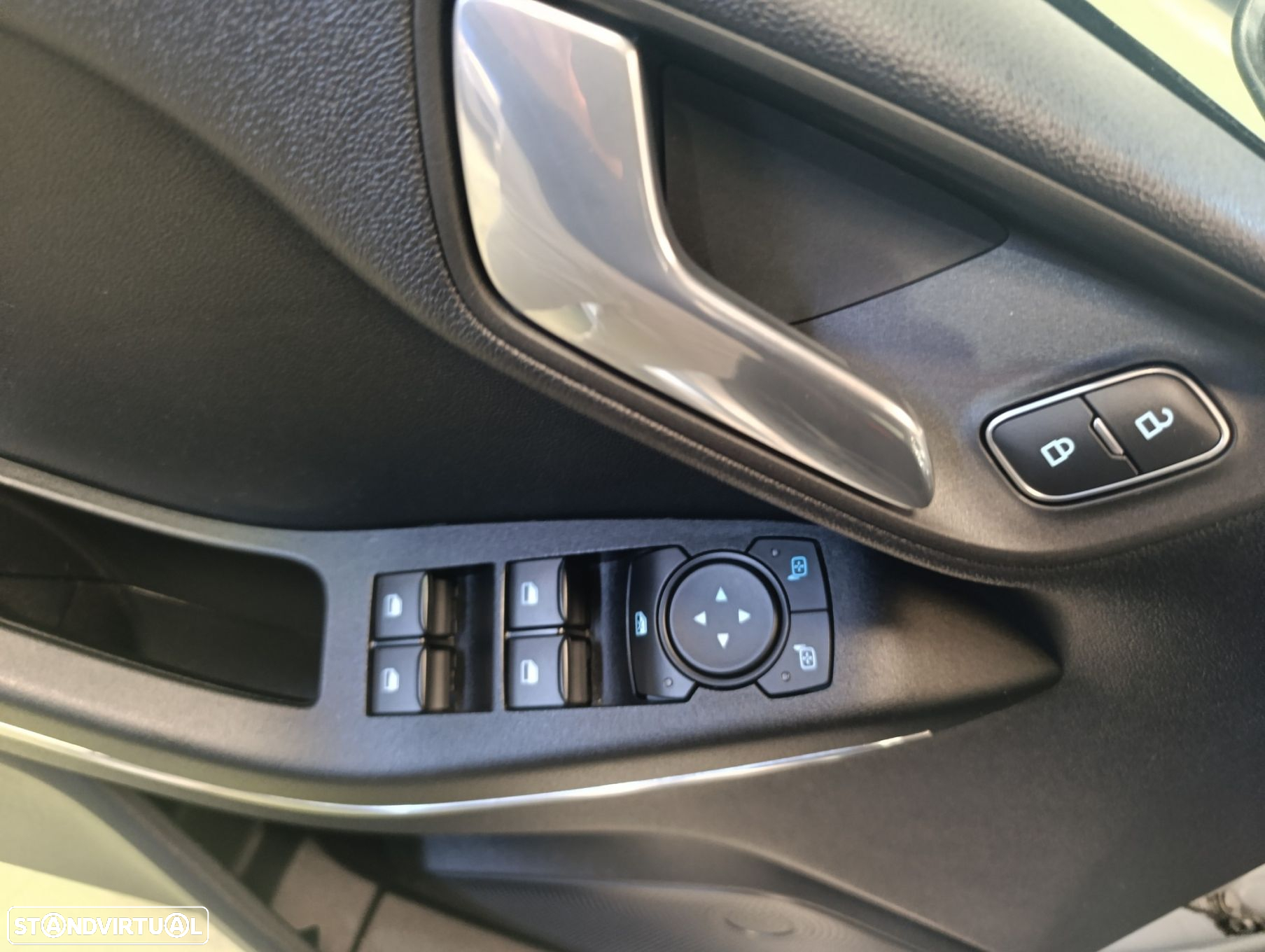 Ford Fiesta 1.0 EcoBoost ST-Line - 11