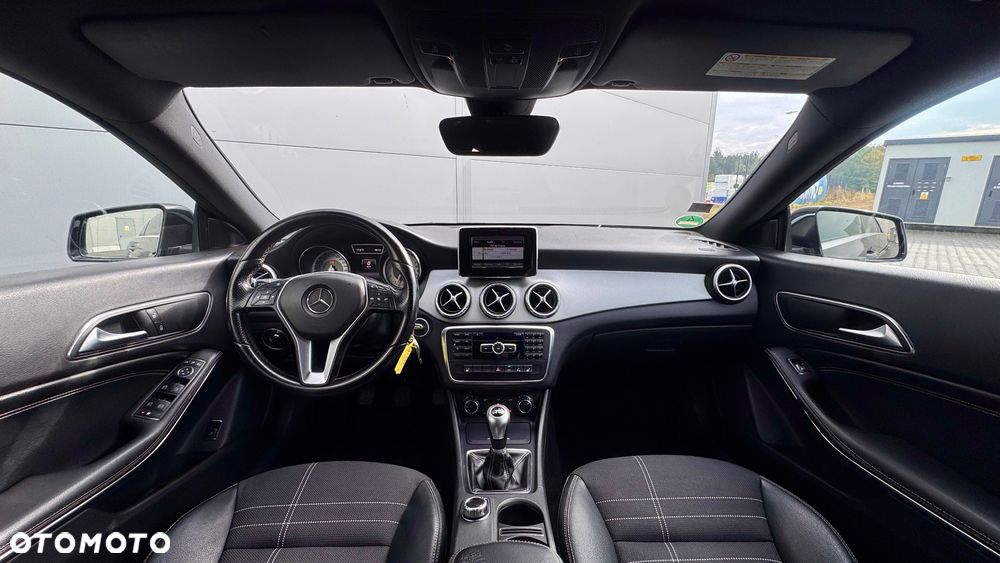 Mercedes-Benz CLA 200 AMG Line - 32